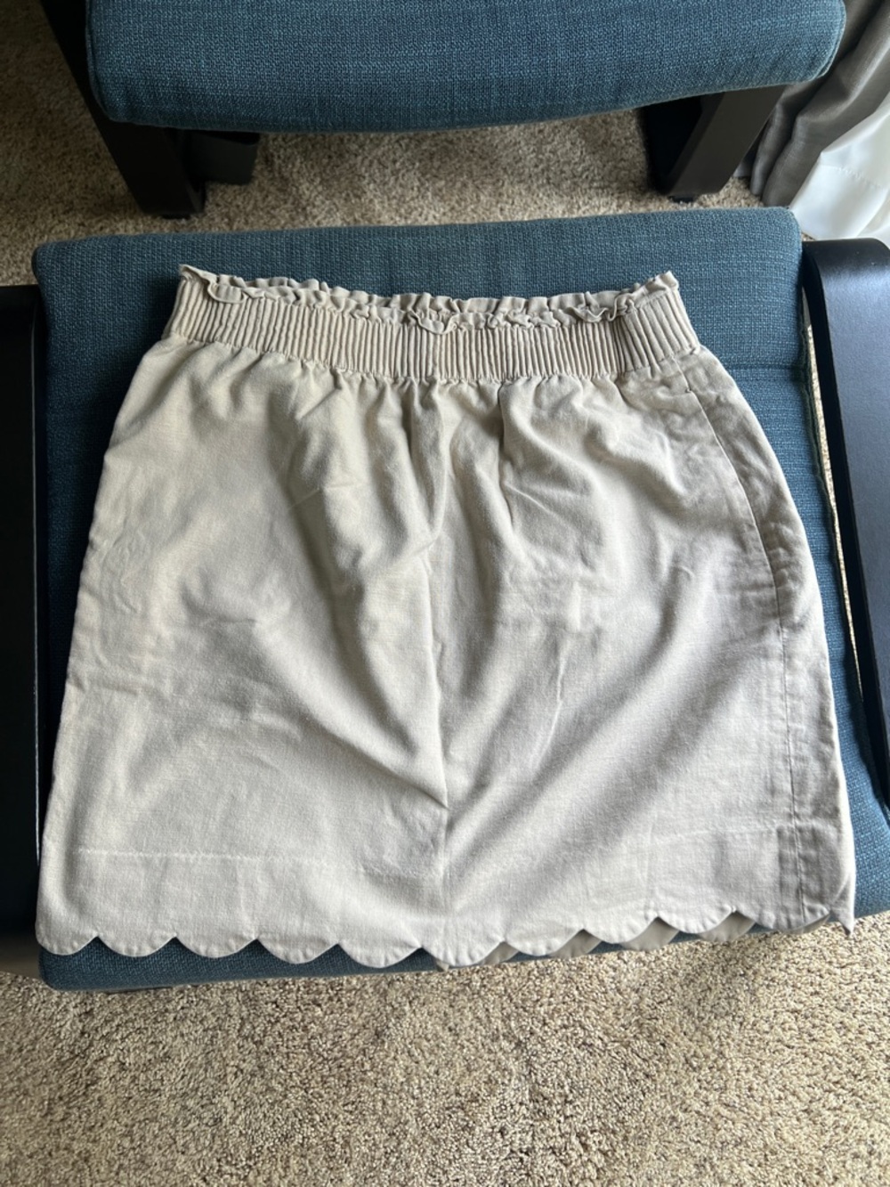 J. Crew Scallop-Hem Skirt in Cream with Elastic Waist and Pockets